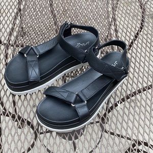 J/Slides sandals